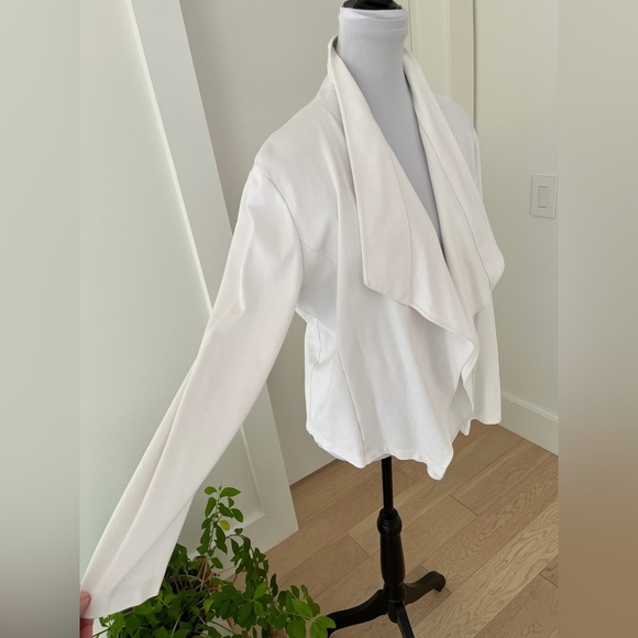 CHICO’S Open Front Waterfall Collar White Jacket Blazer Elastic Back Detail - Picture 5 of 15